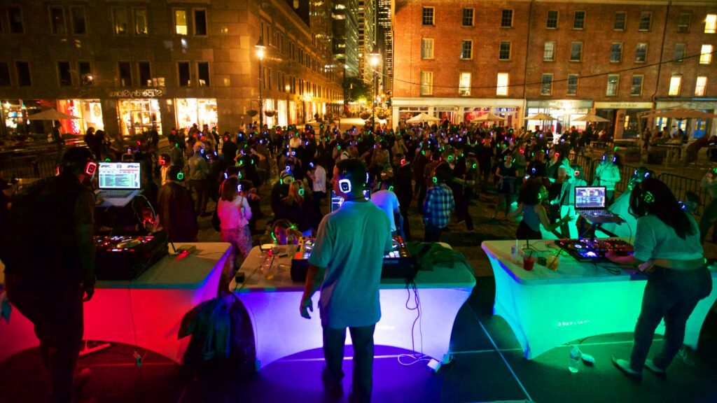 Silent Disco Express DJ Battle koptelefoons huren